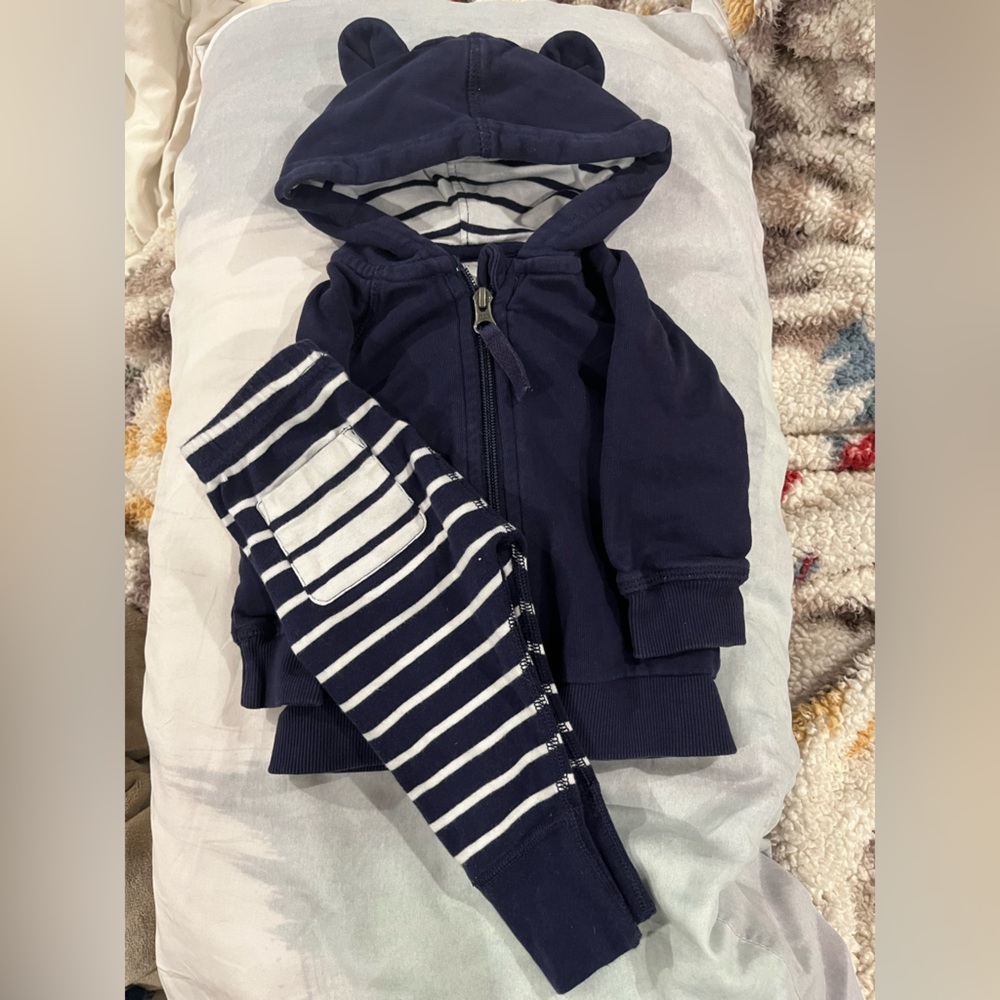 Hanna Andersson bright basics bear hoodie and wiggle pants navy size 6-12 months